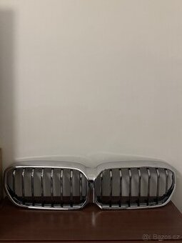 BMW 5 Series G30/G31 LCI „ledvinky“ / maska chladiče