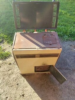 Starší kamna F 1413 – kompletní, funkční, demontované