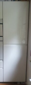 Vestavna lednice a mrazák Ikea včetně skříně