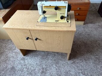 Šicí stroj Veritas