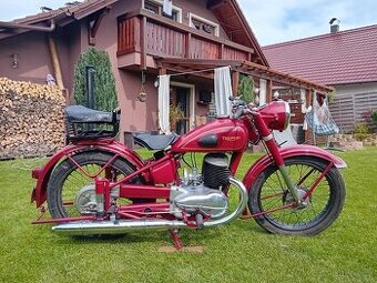 Triumph TWN 250 pérák, 1953 s doklady.