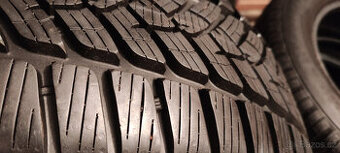 Zimní pneu 215/60/16