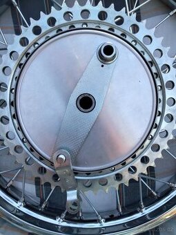 Nové zadné kolo CZ motokros Dvoulauf