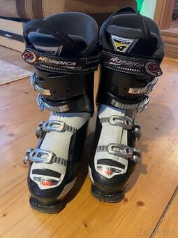 Boty na lyže, lyžáky Nordica vel. 27,5