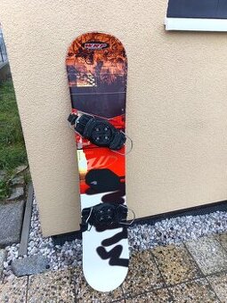 Dětský snowboard 135 cm.