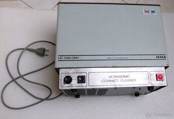 Ultrazvuková čistička Tesla UC006DM1 na 4 litry