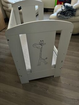 Dětská postýlka, s matrací, 500 CZK