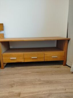 TV stolek masívní dub