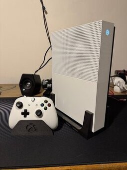 Xbox One S 1TB + 40 her