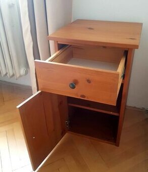 Nocni - odkladaci stolky IKEA Leksvik (Hemnes)