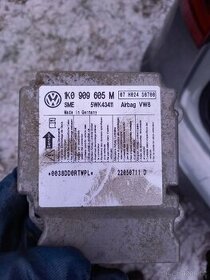 Řídící jednotka airbagu 1K0909605M