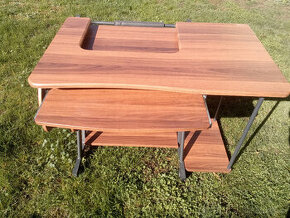 Počítačový stůl