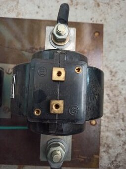 Měřící transformátory proudu 150/5A k dispozici více kusů