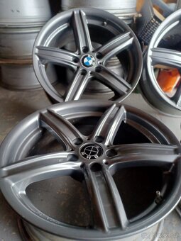 5x120 R18 BMW 8j et 30 BROCK
