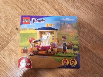 Lego Friends 41696 Čištění poníka ve stáji