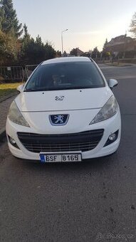 Peugeot 207 1,4 rok 2012