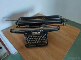 Historický psací stroj Continetal