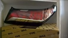 Toyota Aygo zadní sklo světlo brzdové kotouče destičky brzdy