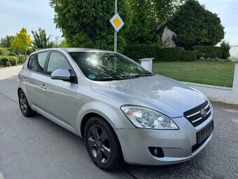 Kia Ceed 2.0i 16V DOHC, Klimaaut.,Navi,Tempomat,Kuze,