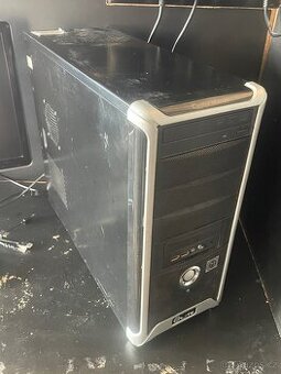Stolni pc slozeny
