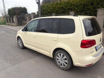 VW Touran 2.0TDI 103kw DSG rok 2013
