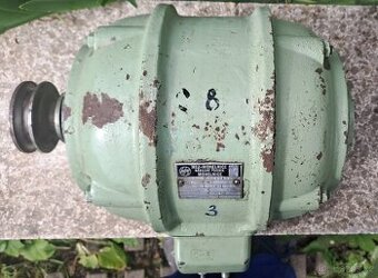 Elektromotor R35 n 6, patkový, U=400 (380) V, P=700 W,