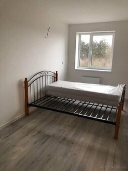 Postel + nové nerozbalené matrace