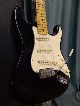 1974 Fender Stratocaster v černé barvě 99% originál Hraje - 1