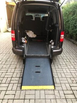 Prodám Volkswagen Caddy , pro vozíčkáře - 1