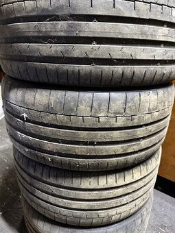 Sála letmých pneu 255/35 R19 Continental