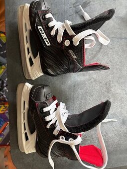 Brusle Bauer NS YTH 7.0