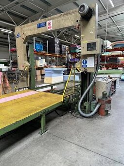 Stroj pro řezaní desek z PUR pěny Bäumer BSL 204