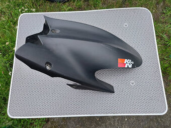 Ducati Diavel (2016) – zadní blatník, originál, dobrý stav