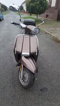 Lambretta V125 rok 2022 2250Km retro skutr