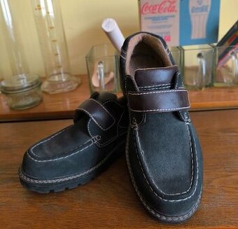 Mokasíny-polobotky na suchý zip-vel.41