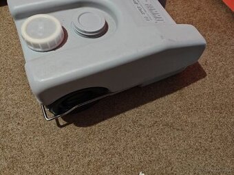 NADRZE NA SEDOU NEBO CISTOU VODU