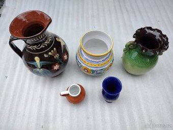 Keramické džbány-vázy