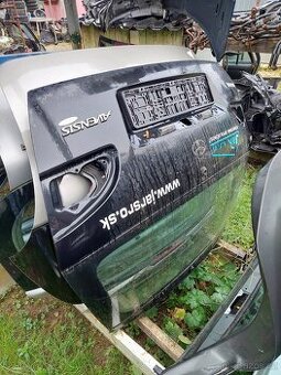 Predám kufrove dvere Toyota Avensis t22 kombi 1998-2002