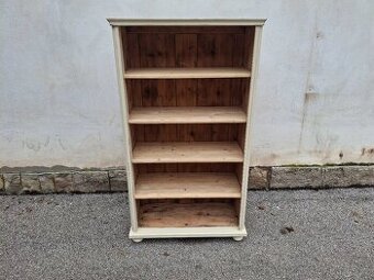 Knihovna starožitná po renovaci