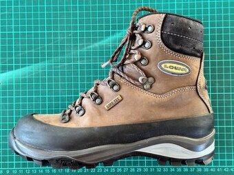 Celokožené pohorky Lowa s Gore-Texem, vel. 40
