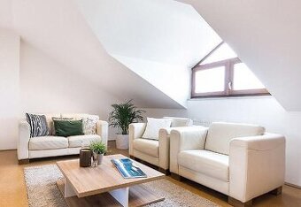 Pravá kůže, italská sedačka - vanilka