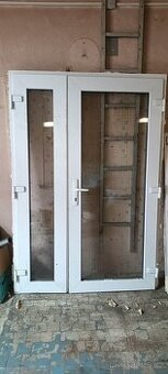 Plastové vchodové dveře