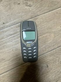 Sběratelský telefon Nokia 3310 - tlačítkový