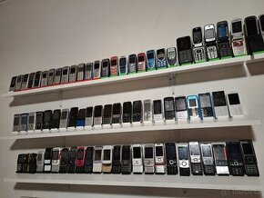 Prodej sbírky mobilů Nokia
