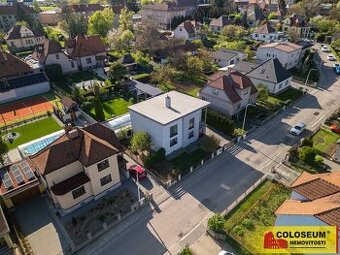 Moravský Krumlov, RD 5+kk, pozemek 760m2, zahrada, bazén - r