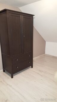 Skrin ikea Hemnes
