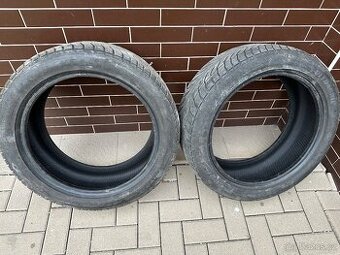 Pneu Goodyear Ultragrip 8 performance 245 45 r18 100V