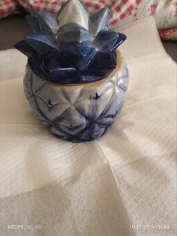 ZNAČKOVÝ PORCELÁN. ČÍNSKÝ PORCELÁN.HUTNÍ SKLO