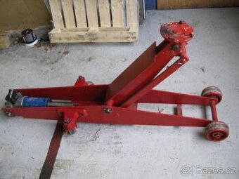 Koupím hydraulický zvedák