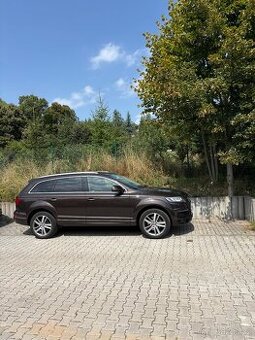 Audi Q7 3.0 tdi 176 kW 7 mist tazne webasto